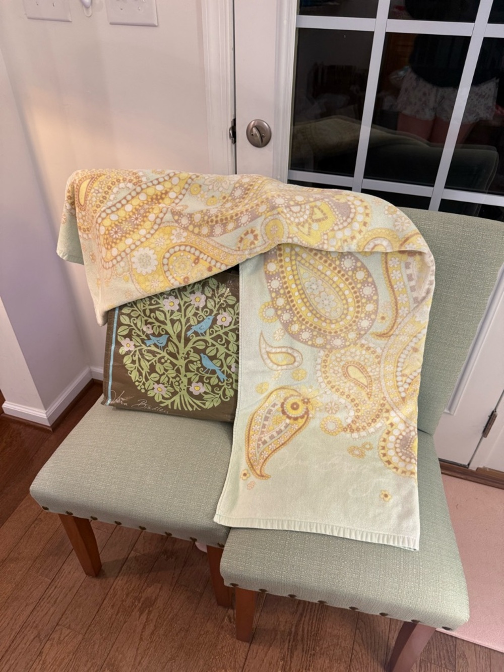 Vera Bradley Yellow, Tan and Light Green Paisley Large Beach Blanket and Tote